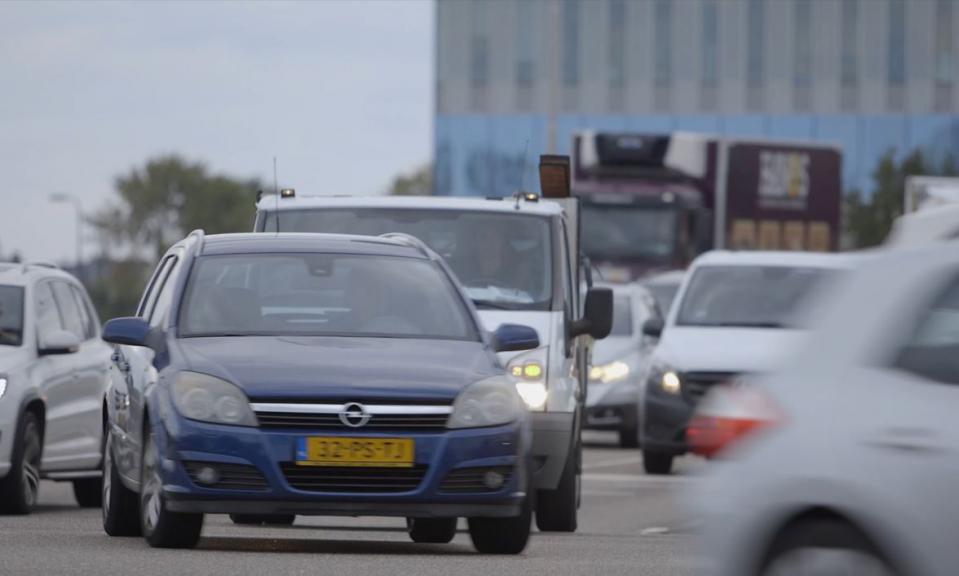 ANWB verwacht drukke wegen door strandweer, festival en NAVO-top